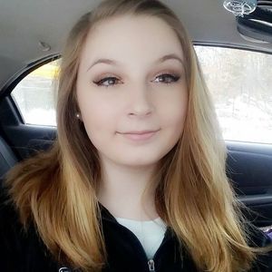 Meet your Posher, Delana